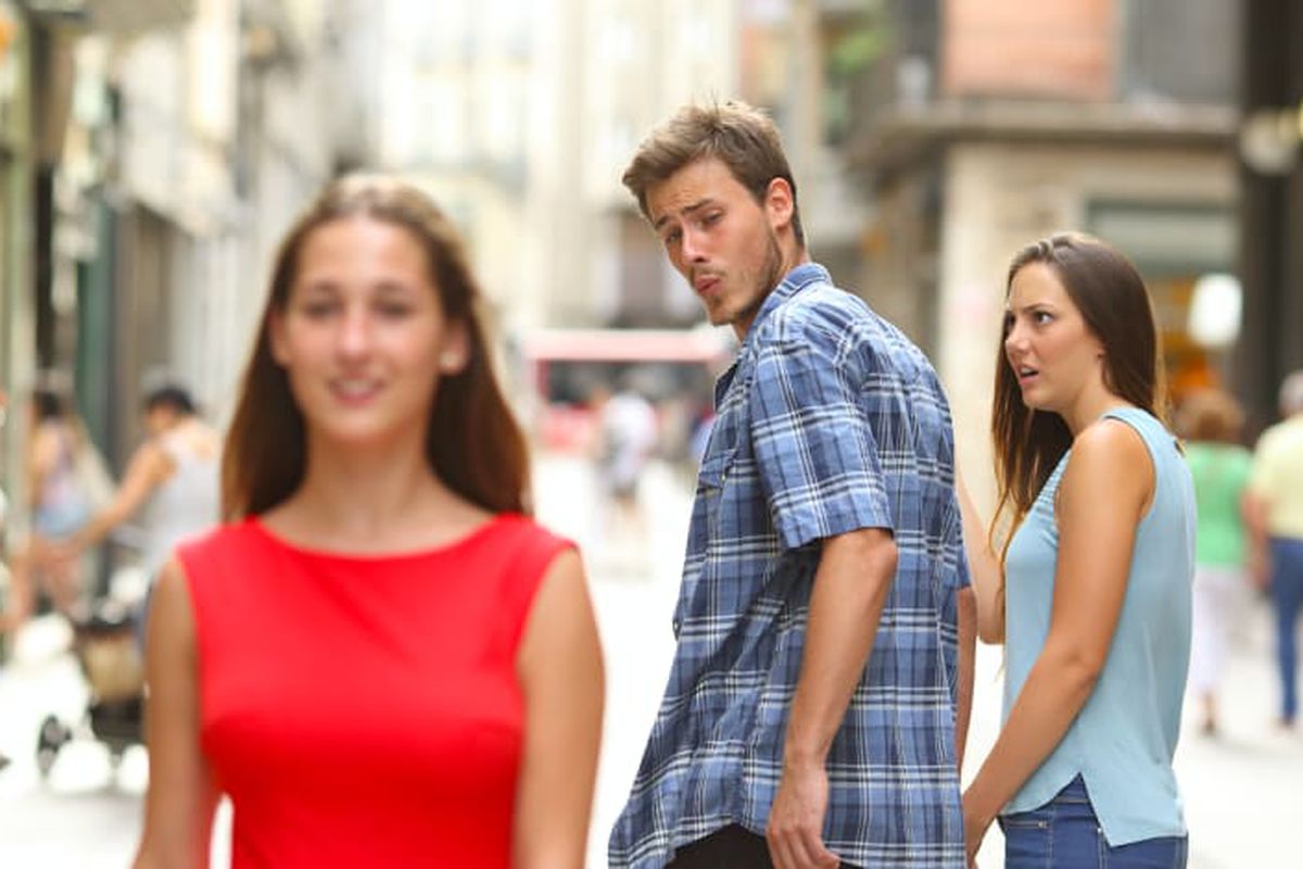 Distracted Boyfriend meme about City Bonfires